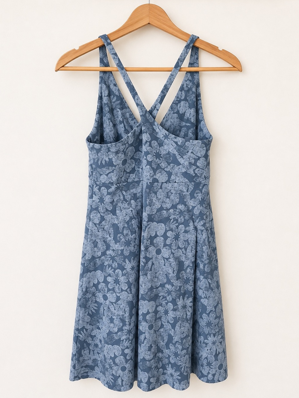 Patagonia Women’s Amber Dawn Dress Blue Floral Crossover V-Neckline - Picture 3 of 9